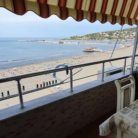 Sea View Apartment *